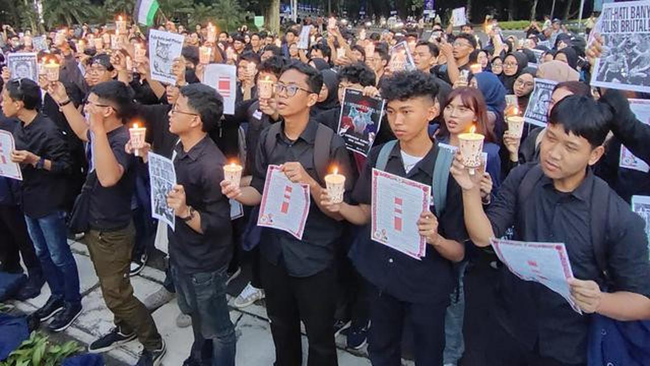 Aksi Damai, Mahasiswa IPB Serahkan Rapor Merah buat DPR dan Pemerintah