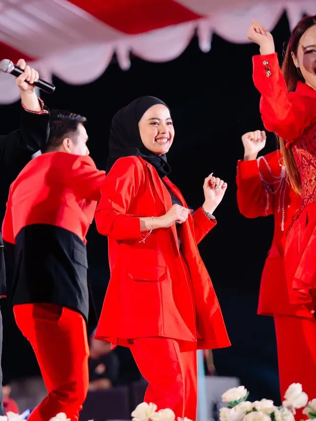 Putri Isnari Berhijab