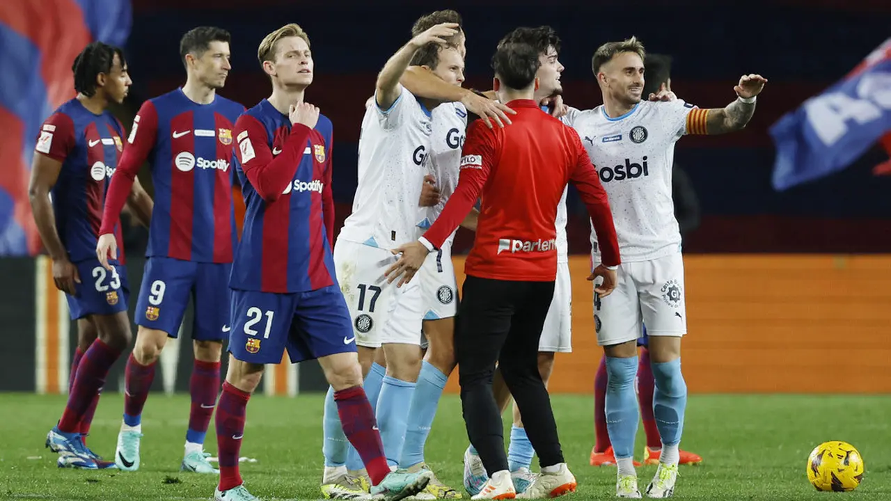 Foto: Wajah Kecewa Skuad Barcelona Setelah Dipermalukan Girona di Liga Spanyol