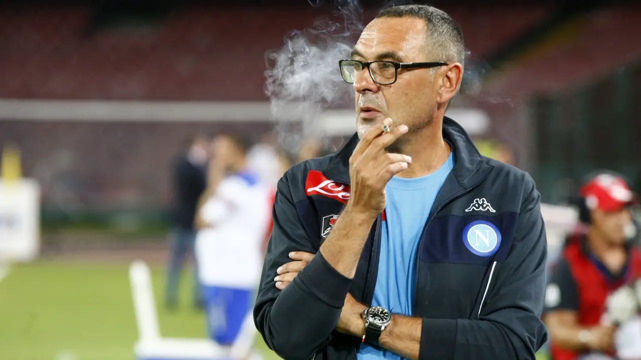 Sarri, Pelatih Juventus yang Menghisap Rokok Tiap 12 Menit Sekali