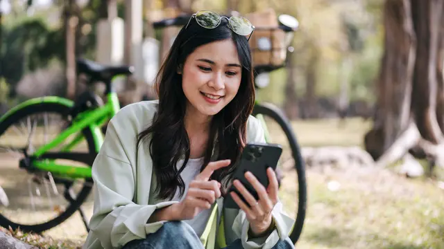 wanita juli istilah chatting