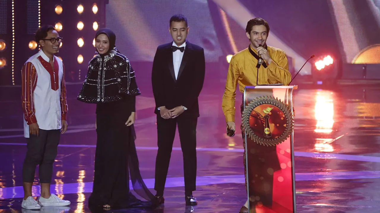 [Bintang] Reza Rahadian