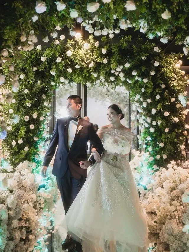 Adu Gaun Mewah Ketiga Putri Hary Tanoesoedibjo saat Pemberkatan Pernikahan, Dirancang Desainer Kelas Dunia