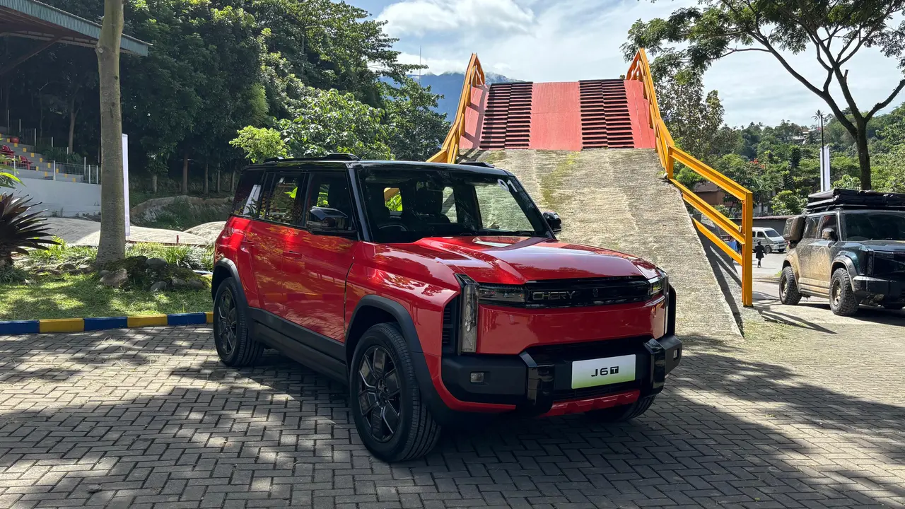 Harganya Masih Rahasia, Ini Perbedaan Chery J6T dan J6 Standar (Arief A/Liputan6.com)