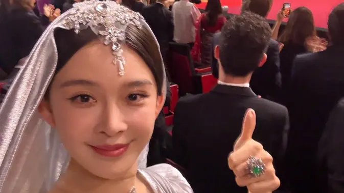 Zhao Yingzi: Gaun Tipis di Cannes, Drama Karpet Merah!