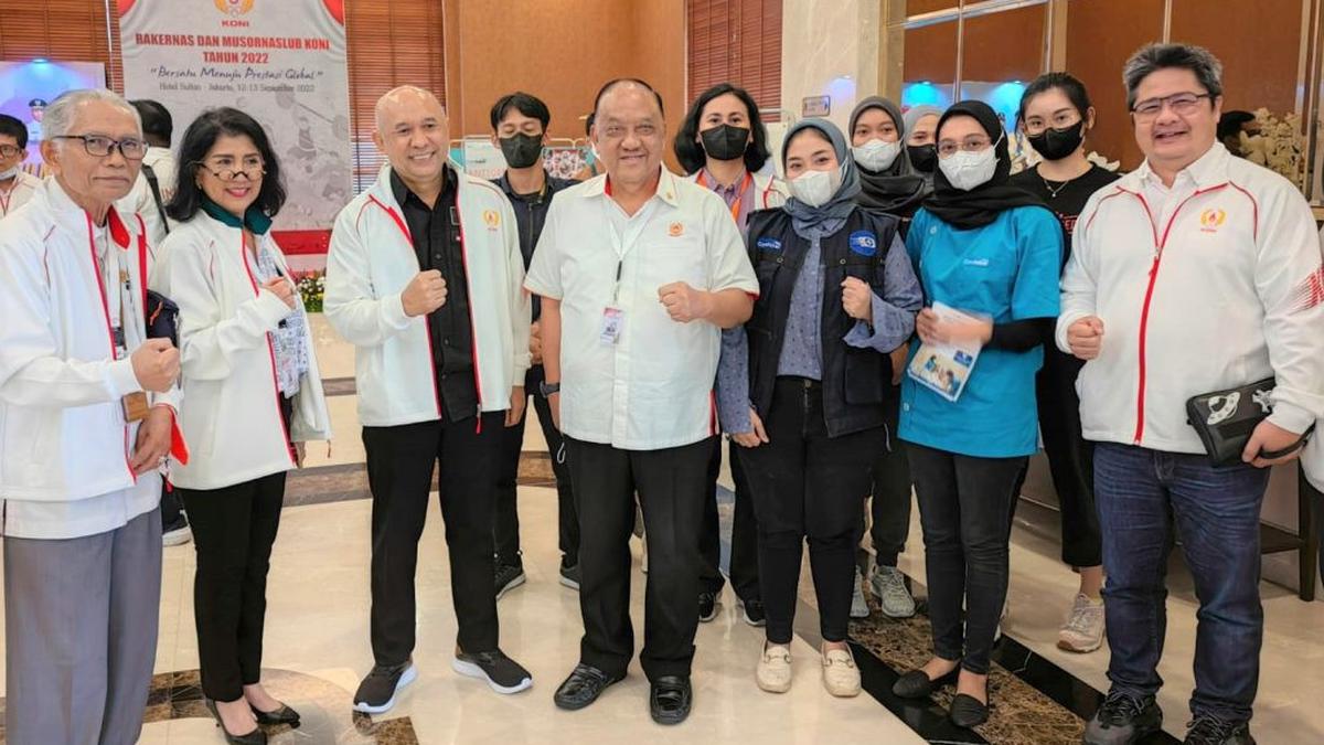 KONI Kolaborasi dengan Kementerian Koperasi dan UMKM Garap Industri Olahraga Nasional - Vimarsana News