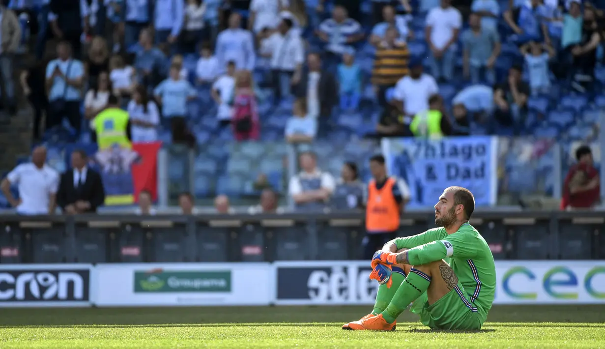 Emiliano Viviano - Kiper asal Italia ini diboyong Arsenal untuk dijadikan pelapis untuk Wojciech Szczęsny dan Lukasz Fabiański. Nyatanya Viviano tidak pernah dimainkan oleh Wenger dan menjadi rekrutan yang aneh. (AFP/Andreas Solaro)