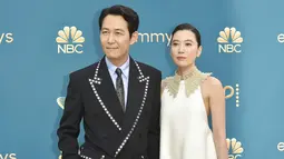 Lee Jung Jae dan Lim Se Ryung di Emmy Awards 2022. (Foto: Richard Shotwell/Invision/AP)