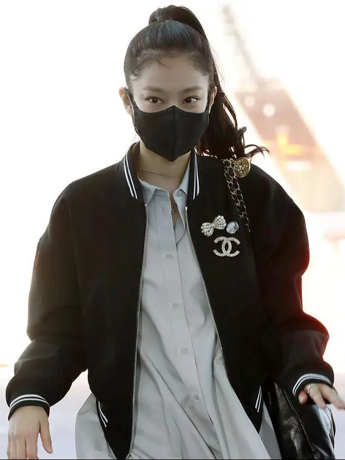 Berangkat ke Paris, Jennie BLACKPINK Pakai Outfit Nyaris Rp340 Juta