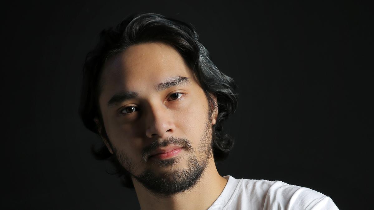 2 Sikap Achmad Megantara di Lokasi Syuting: Jadi Pendiam Atau Banyak Bicara Untuk Cari Inspirasi?