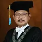 Dekan Fakultas Kedokteran Universitas Airlangga (Unair) Surabaya, Prof. Dr. dr. Budi Santoso, Sp.OG.(K) dicopot dari jabatannya. (Foto: Unair.ac.id)