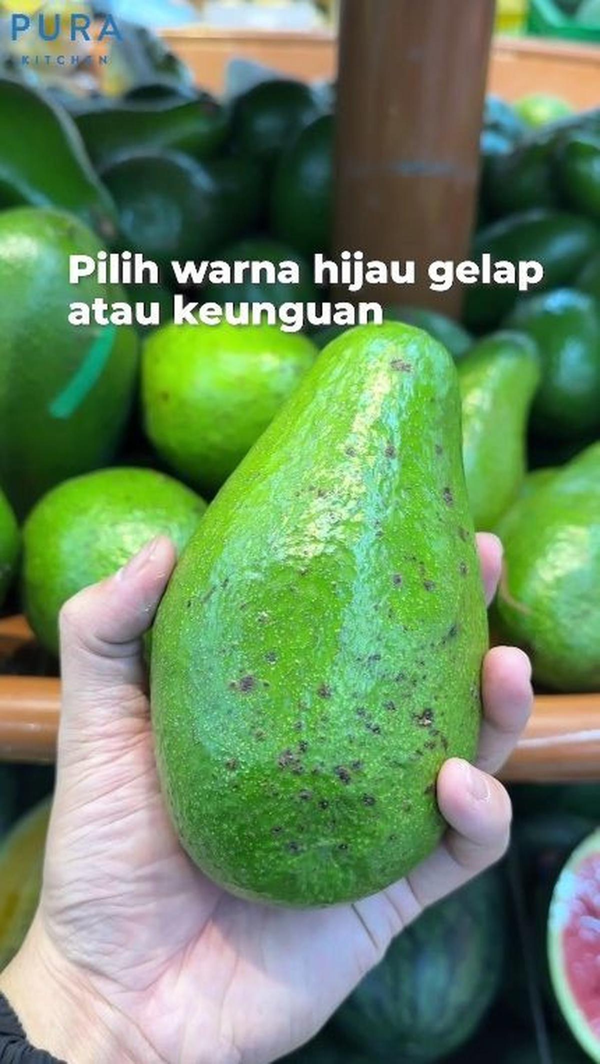 Pilih yang Berwarna Hijau Gelap