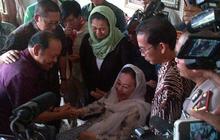 Minta maaf, Sutan membungkuk di depan istri Gus Dur