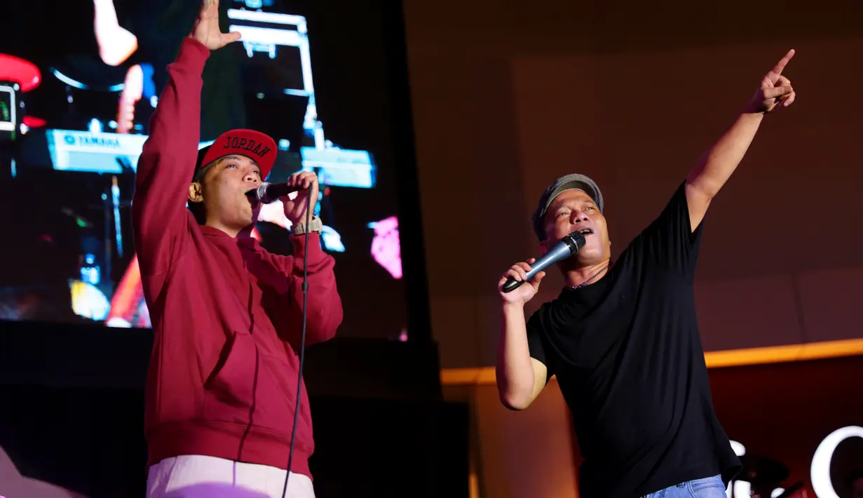 "Media online walaupun baru setahun tapi udah bagus ya. Saya baca media online lihat penulisannya, kalo penulisannya enak dibaca akhirnya nanti ketagihan. Karena akan memanjakan kita dengan gaya penulisannya," tukasnya. (Adrian Putra/Bintang.com)