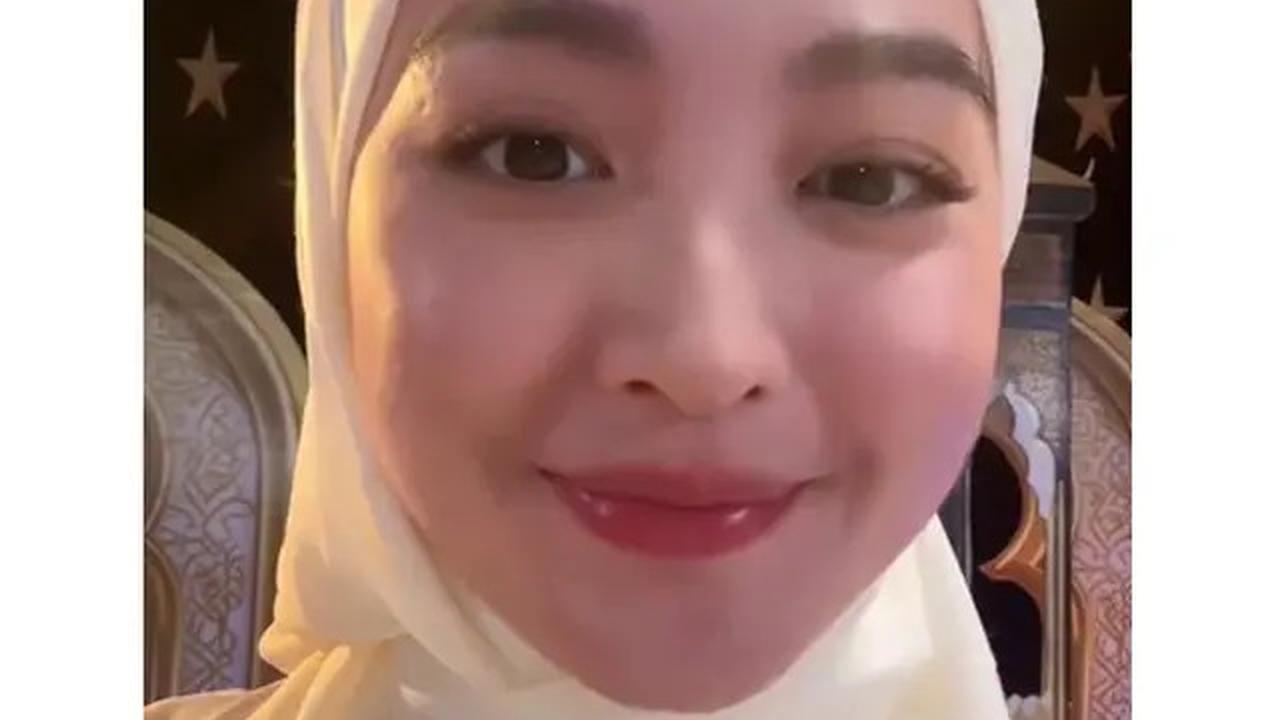 5 Potret Natasha Wilona Pakai Hijab dan Baju Muslim, Anggunnya Bikin Pangling