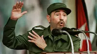 Fidel Castro, Tokoh revolusioner Kuba Fidel Castro adalah orang yang masih hidup dengan nilai tanda tangan termahal, mencapai sekitar $5.970 atau Rp 72,98 juta. (AFP PHOTO/Roberto)