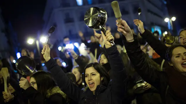 Demo Hari Perempuan Internasional Bawa Panci di Spanyol