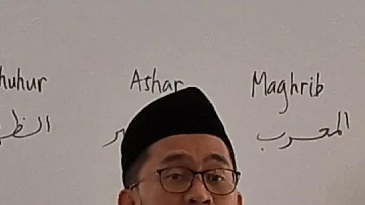 Momen Ustaz Adi Hidayat Setop Ceramah Hormati Ibadah Agama Hindu 'Puja Tri Sandya