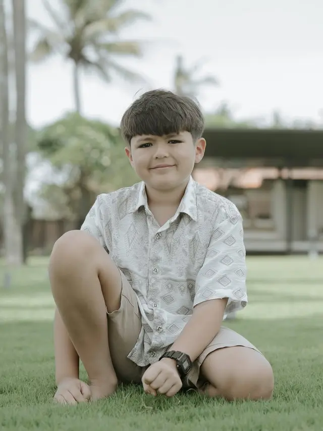 Momen kebersamaan ketiga anak Jessica Iskandar-Vincent Verhaag (credit: instagram/alexanderbarackel)