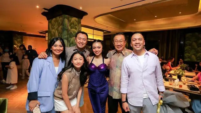7 Potret Tampilan Serba Ungu Naura Ayu Rayakan Sweet Seventeen, Vibesnya Disebut Mirip Olivia Rodrigo