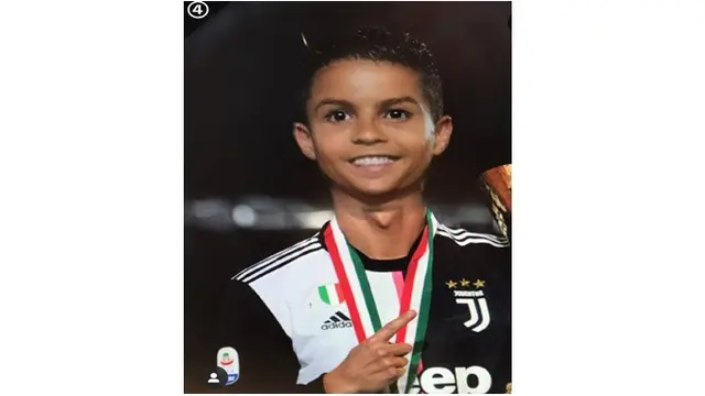 Foto Pemain Bola Pakai Filter Snapchat Baby Swap Ini bikin Senyum-senyum
