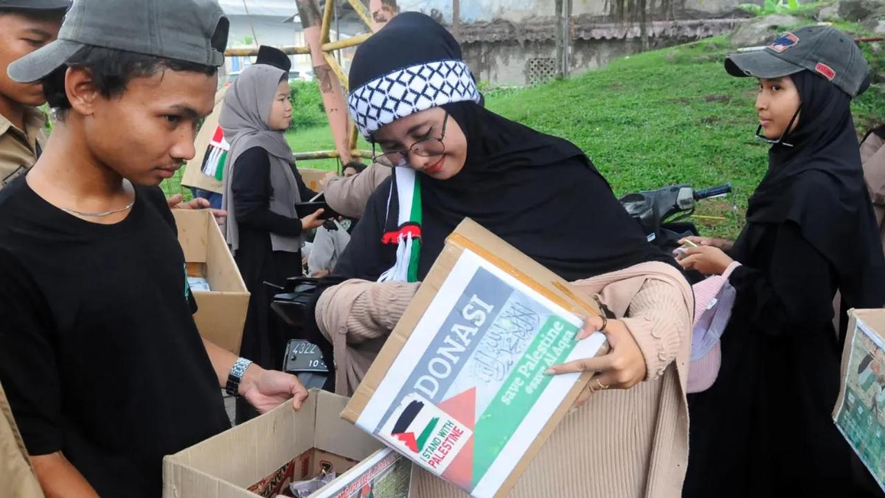 Keseluruhan dana yang sudah dikumpulkan tersebut selanjutnya akan disumbangkan untuk warga Palestina.