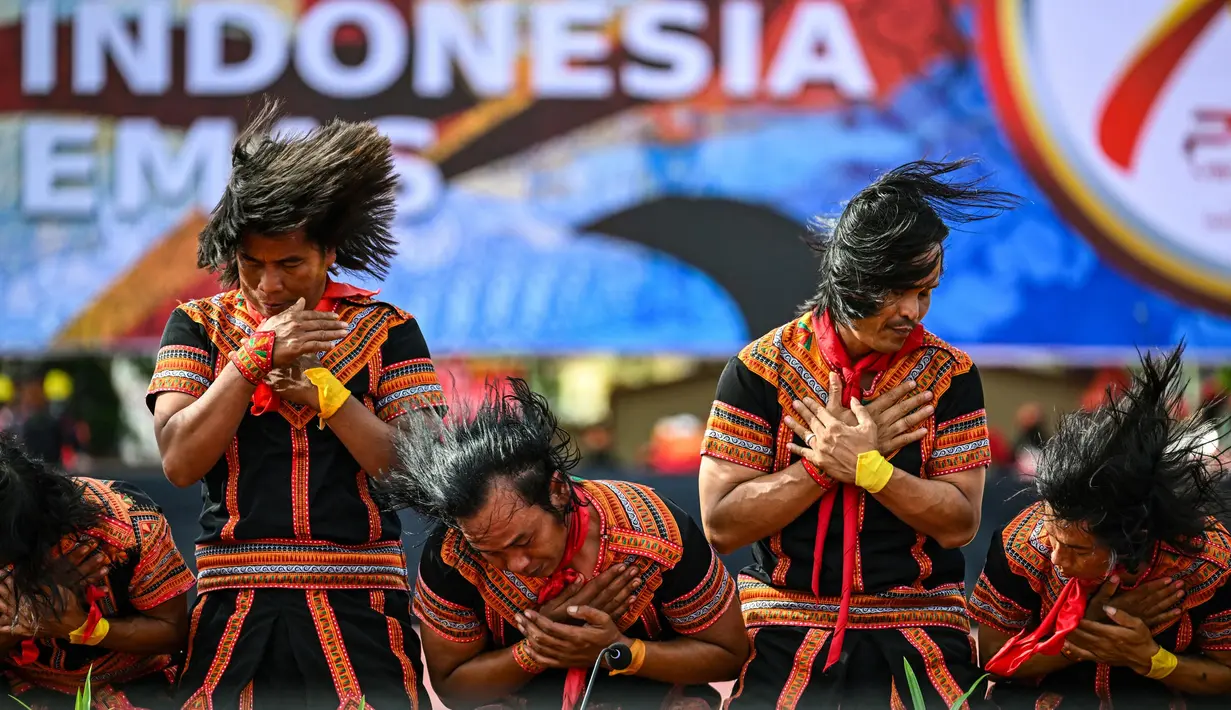 Sementara itu, puncak peringatan HUT ke-78 Bhayangkara akan dilaksanakan di halaman Monumen Nasional, Jakarta. (CHAIDEER MAHYUDDIN/AFP)