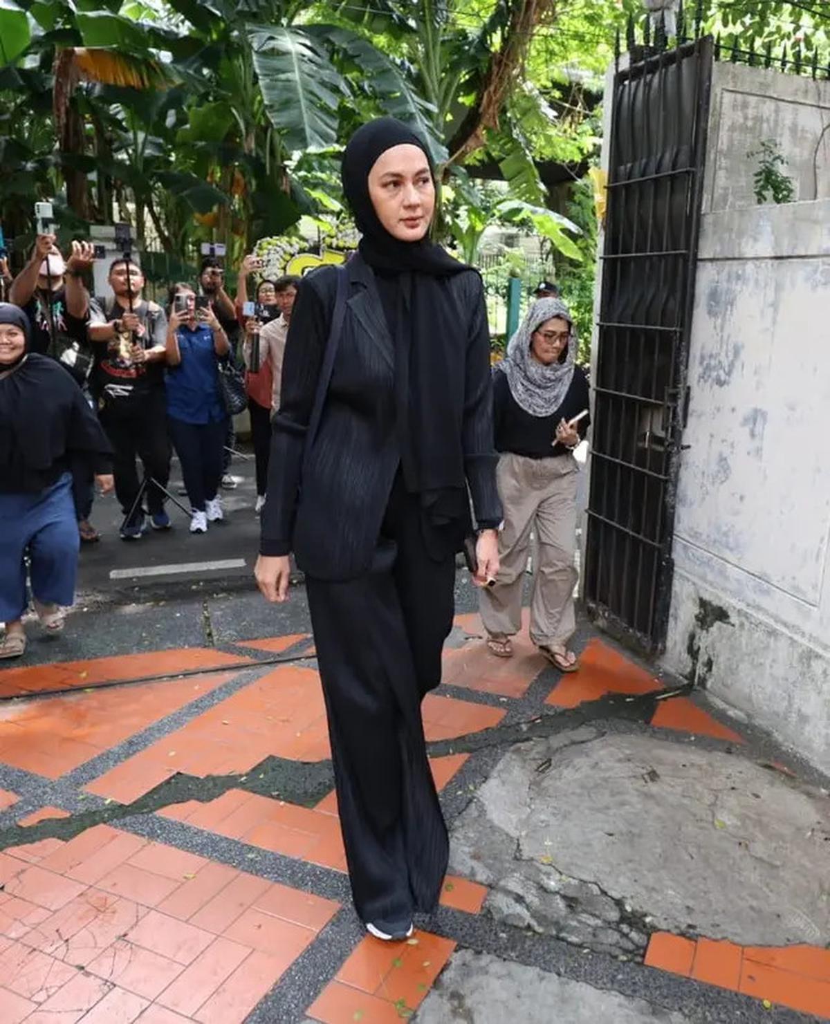 Paula Verhoeven Kenang Pertemuan Terakhir dengan Ayahanda Baim Wong