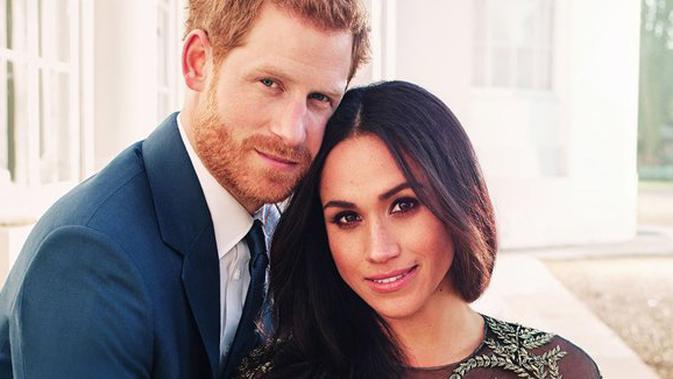 Jadi Sorotan Foto Resmi Bertunangan Pangeran Harry Meghan Markle Rilis Lifestyle Fimela Com