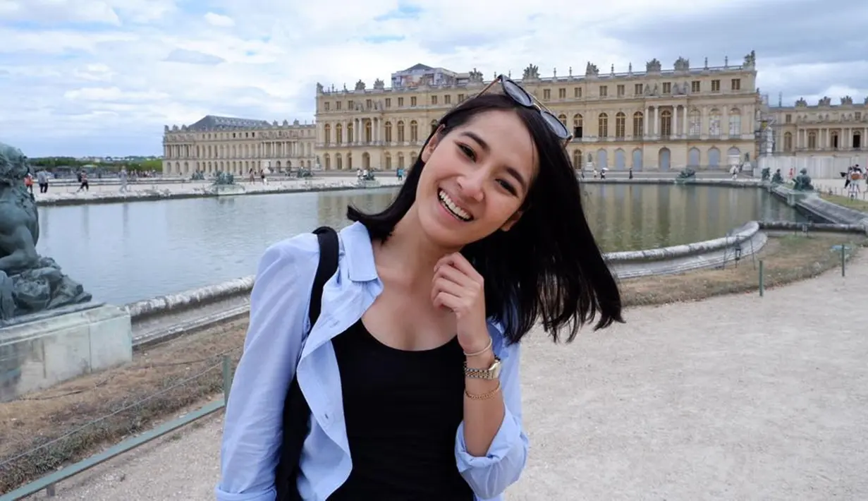 Niken Anjani merupakan salah satu artis Tanah Air memulai kariernya dengan iseng mengikut kasting. Namun keberuntungan menghampirinya, kini Niken telah bermain lebih dari 5 judul film dan FTV. (Liputan6.com/IG/@nikenanjanii)