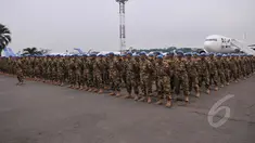 Gelombang pertama pasukan perdamaian yang tergabung dalam kontingen Garuda Konga 35A/UNAMID, hari ini Jumat (20/2/2015) sore  diberangkatkan dari Lanud Halim Perdanakusumah, Jakarta dengan menggunakan pesawat PBB. (Liputan6.com/Johan Tallo)