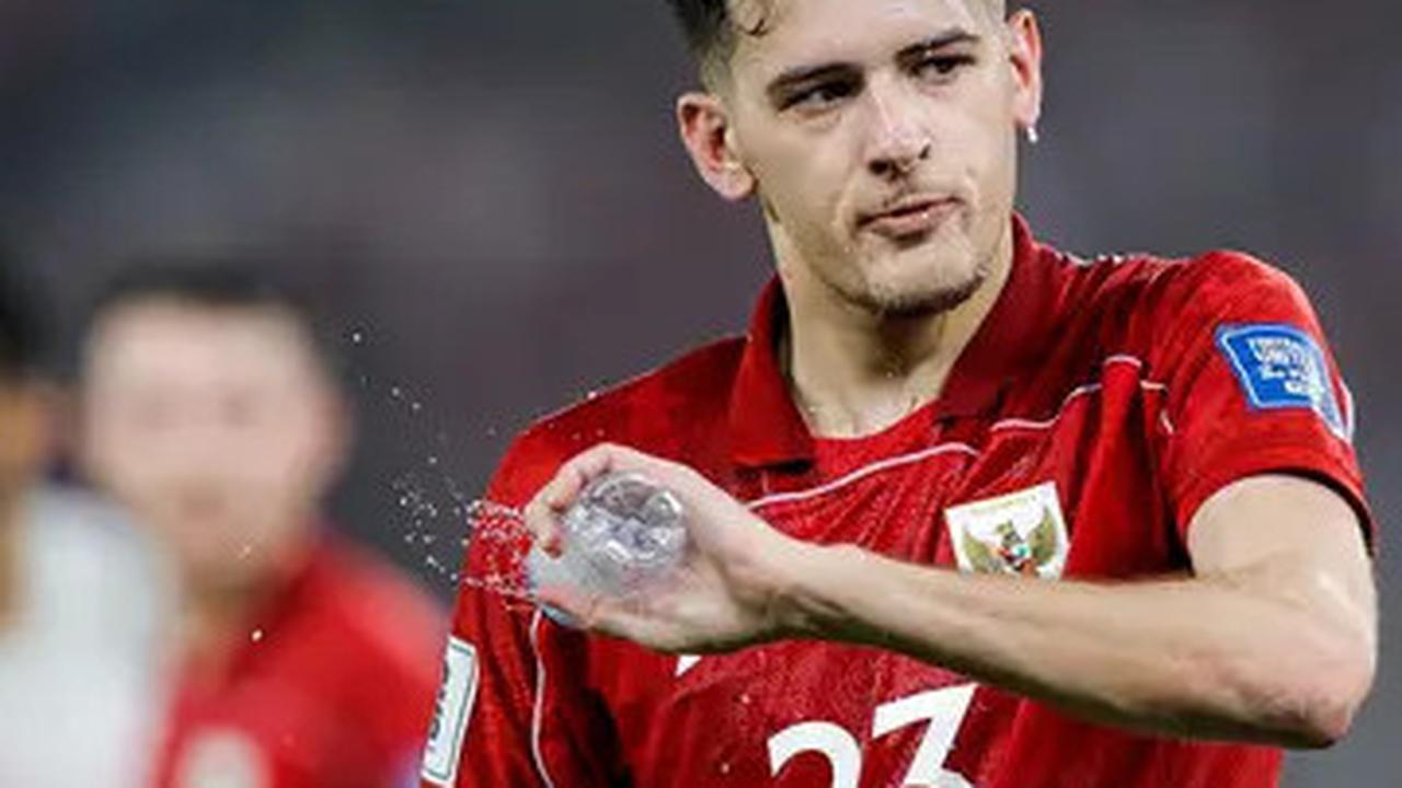 Di Tengah Persiapan Timnas, Momen Manis Justin Hubner Gendong Kamari Bikin Heboh di Jeddah