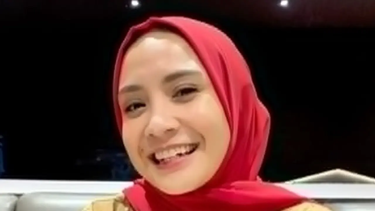 Nagita Slavina berhijab