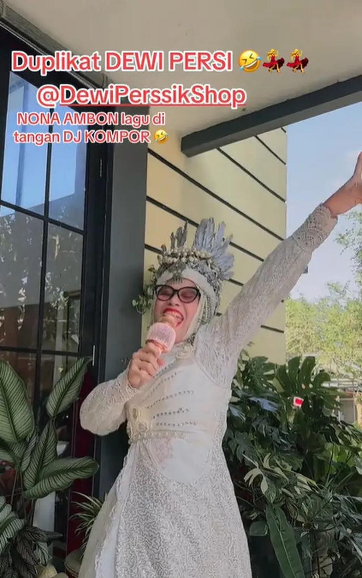 7 Potret Teras Rumah Nursyah Ibunda Indah Permatasari, Asri dengan Nuansa Hijau