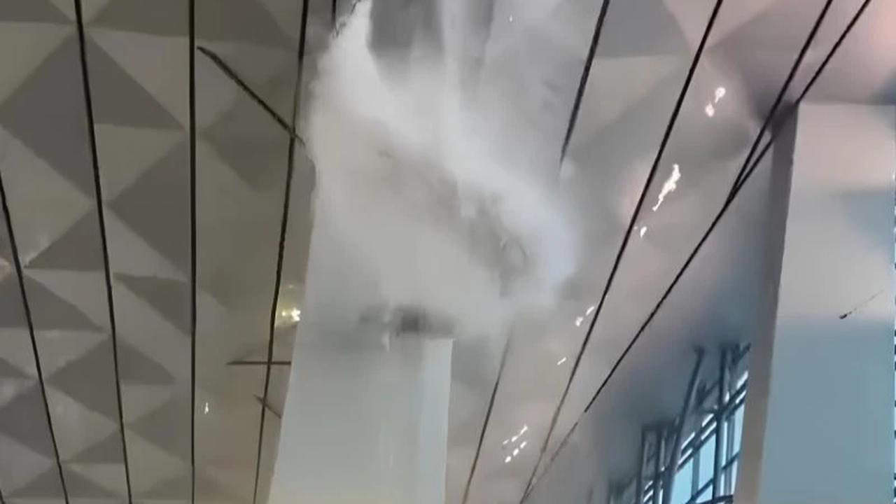 Cuaca Ekstrem, Atap Terminal 3 Bandara Soekarno-Hatta Ambruk