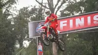 Crosser Astra Honda Racing Team (AHRT) Nuzul Ramzidan tampil trengginas pada gelaran perdana Kejuaraan Nasional (Kejurnas) Motocross 2023 yang terselenggara di sirkuit MPS, Pandeglang Banten pada 13-14 Mei 2023. (Dokumentasi AHM)