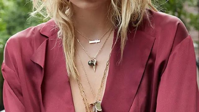 Jangan Dibuang Dulu! Tahun 2018, Aksesoris Ini Bakalan Terus Tren