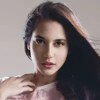 Pevita Pearce dikabarkan mendapat kado super mahal dari kekasihnya, Indra. Mau tahu apa kadonya? Klik di sini!