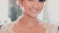 Dikabarkan Menikah, Ini 6 Pesona Vanessa Angel dalam Balutan Kebaya (sumber:Instagram/vanessaangelofficial)