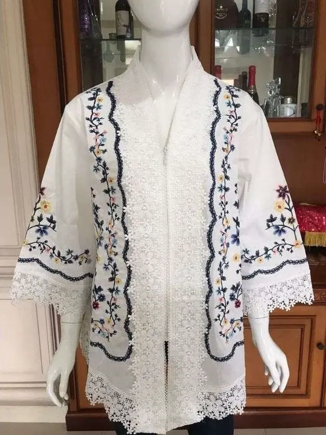 Cara Memilih Kebaya untuk Wanita Gemuk, Pertimbangkan Hal Ini