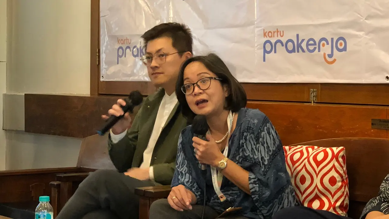 Direktur Kemitraan, Komunikasi, dan Pengembangan Ekosistem Manajemen Pelaksana Program Kartu Prakerja Kurniasih Suditomo dalam konferensi pers