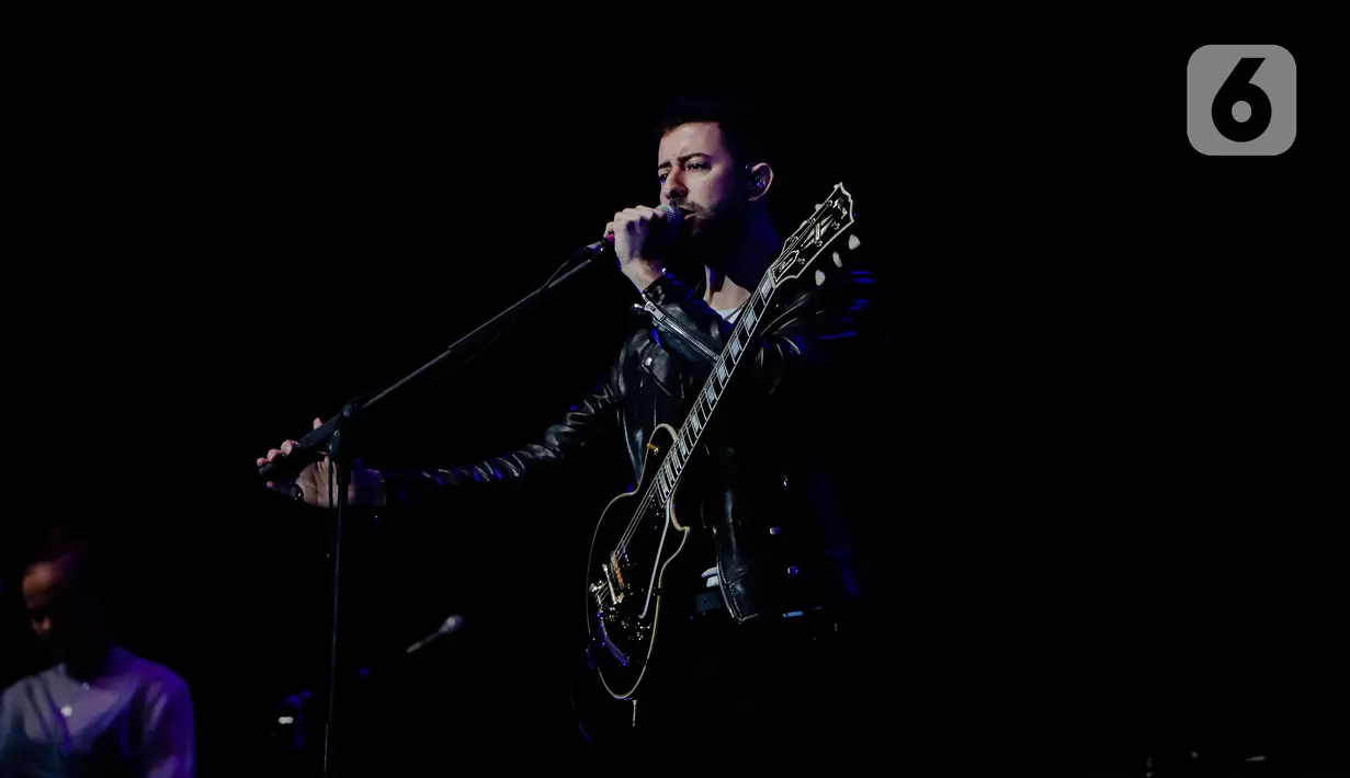 Penampilan Bruno Major dalam Java Jazz Festival 2020 di JIExpo Kemayoran, Jakarta, Jumat (28/2/2020). Bruno Major membawakan lagu hits miliknya seperti Easily, Just The Same, dan Places We Won’t Walk. (Liputan6.com/Faizal Fanani)