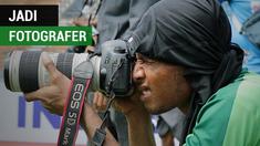 Berita video aksi Ruben Sanadi menjadi fotografer saat Persebaya Surabaya berlatih.