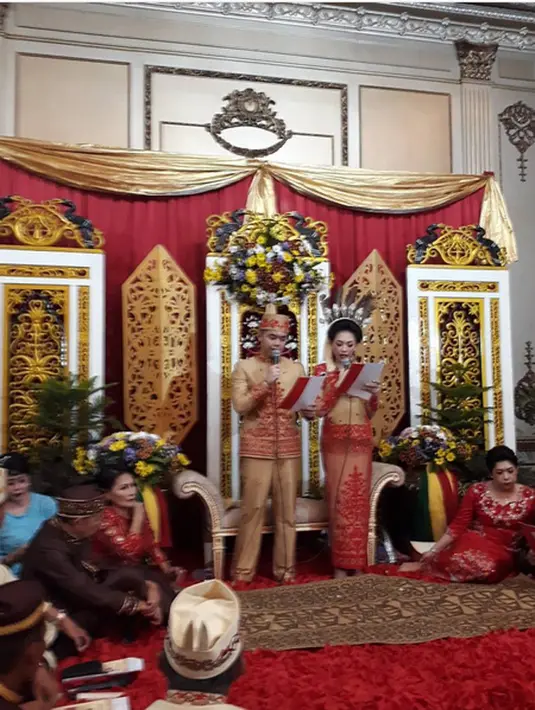 Setelah menggelar pesta nikah di Palangkaraya, pasangan ini juga akan menggelar di Jakarta. Konsep Cinderella akan diusung saat menggelar pesta nikah di Jakarta pada 8 April mendatang. (dok. Instagram/axcelkeziawedding)