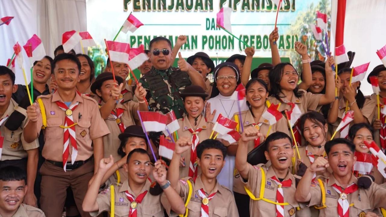 FOTO: Kasad Maruli  Resmikan Pipanisasi Air Bersih dan Reboisasi di Tapanuli Tengah