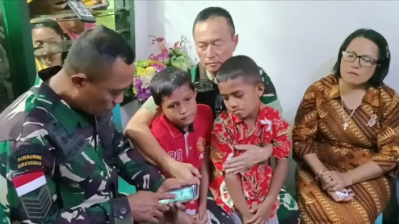 Keluarga Prada Lucky saat dikunjungi Pangdam Udayana