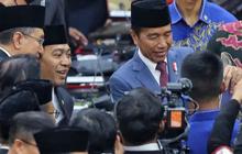VIDEO: Resmi Dilantik, Momen Komeng Kaget Diajak Selfie Bareng Presiden Jokowi