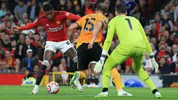 Manchester United harus bekerja keras menundukkan Wolverhampton. (Lindsey Parnaby / AFP)