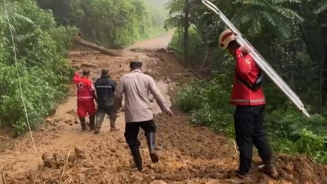 17 Orang Meninggal Dunia Usai Longsor dan Banjir Bandang Hantam di Petungkriyono Pekalongan