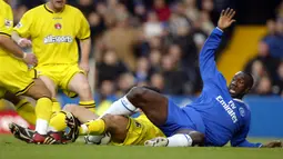 Jimmy Floyd Hasselbaink. Empat musim di Chelsea pada rentang 2000-2004 ia mampu mencetak 69 gol dari 136 laga di Premier League. Prestasi terbaiknya adalah membawa Liverpool menjuarai Community Shield pada tahun 2000. (Foto: AFP/Jim Watson)